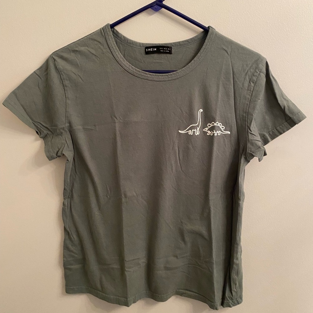 🦖Roar! For the Dino fan. Classic green tee with dinosaurs. SHEIN Small